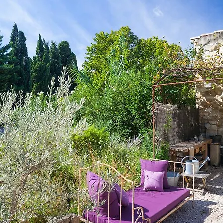 Apres La Sieste Bed and breakfast Saint-Laurent-des-Arbres